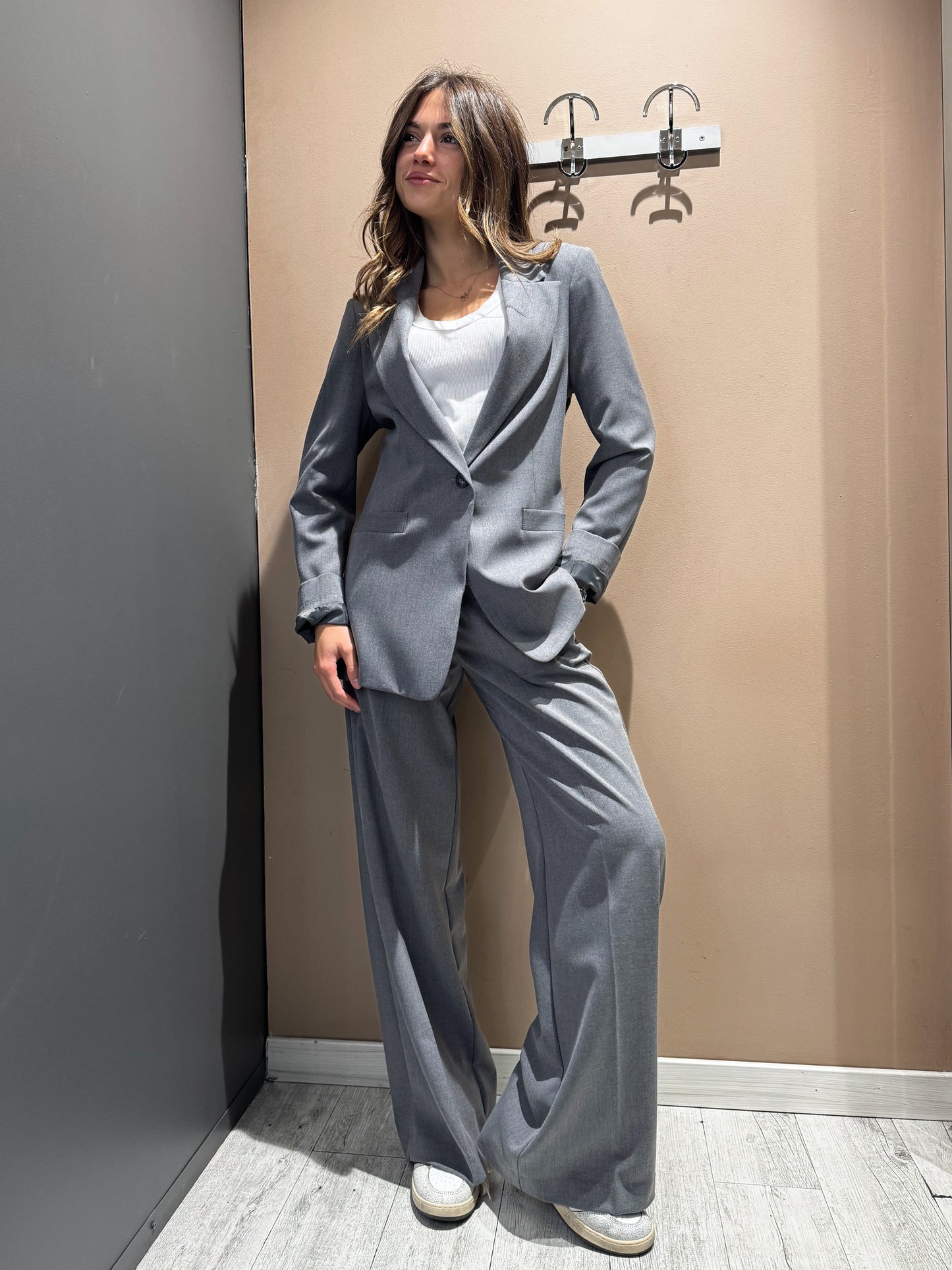 “COMPLETO GRAY” kontatto