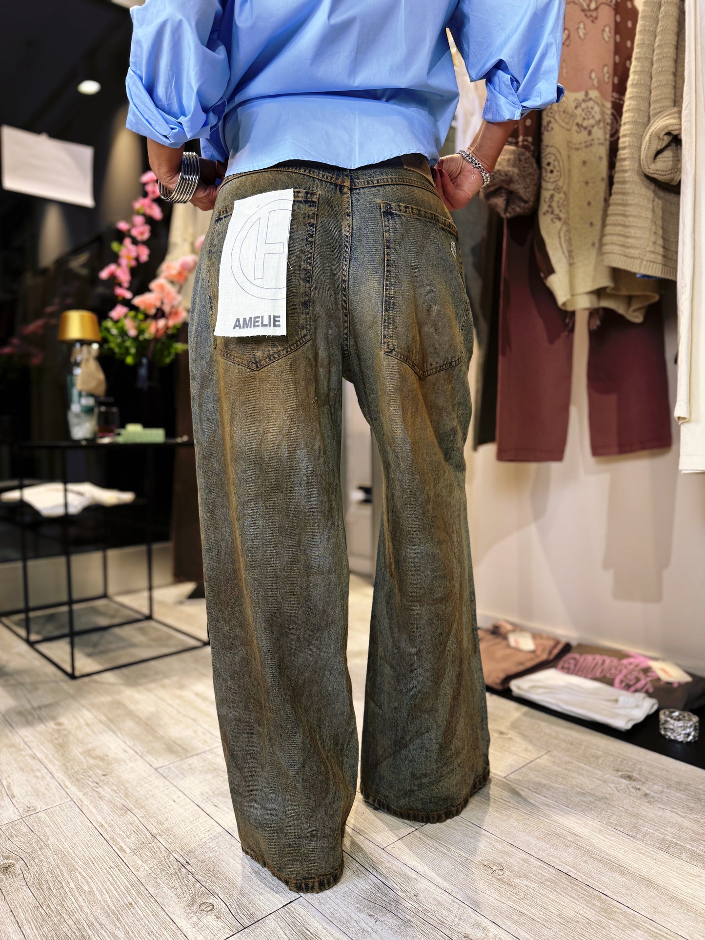 “JEANS MODELLO AMELIE” Have one