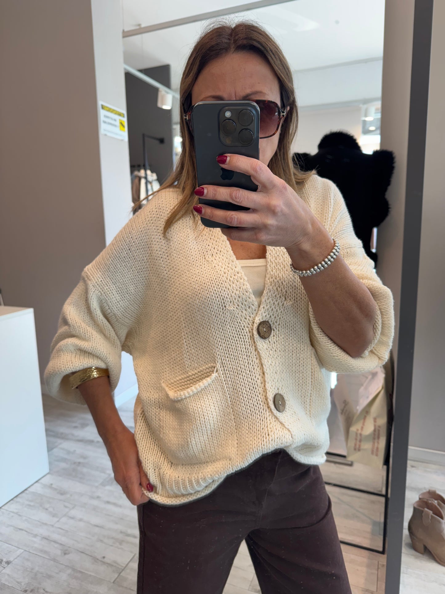 "CARDIGAN BOTTONI" have one