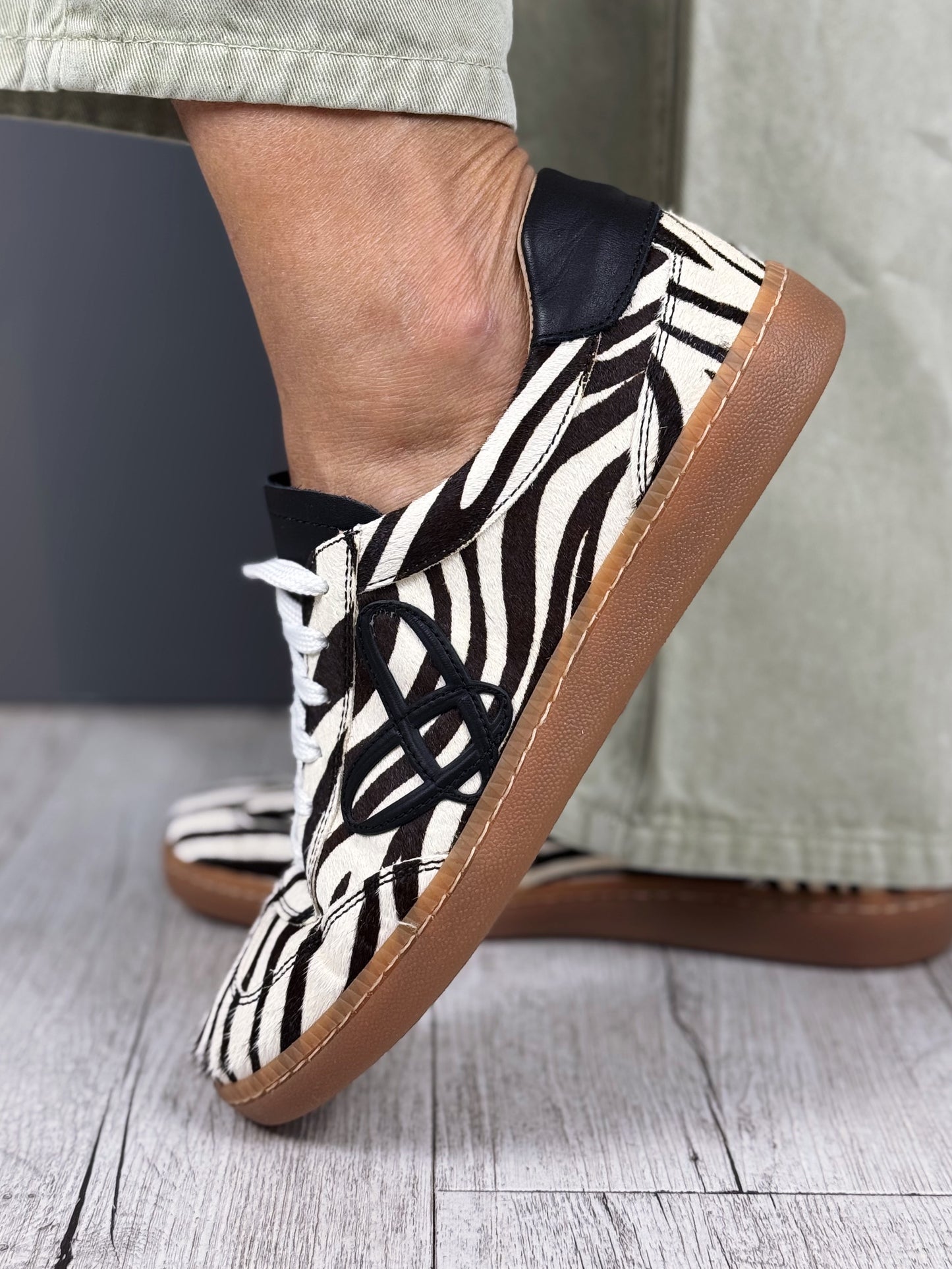 “SNEAKERS ZEBRATE” Ovyé