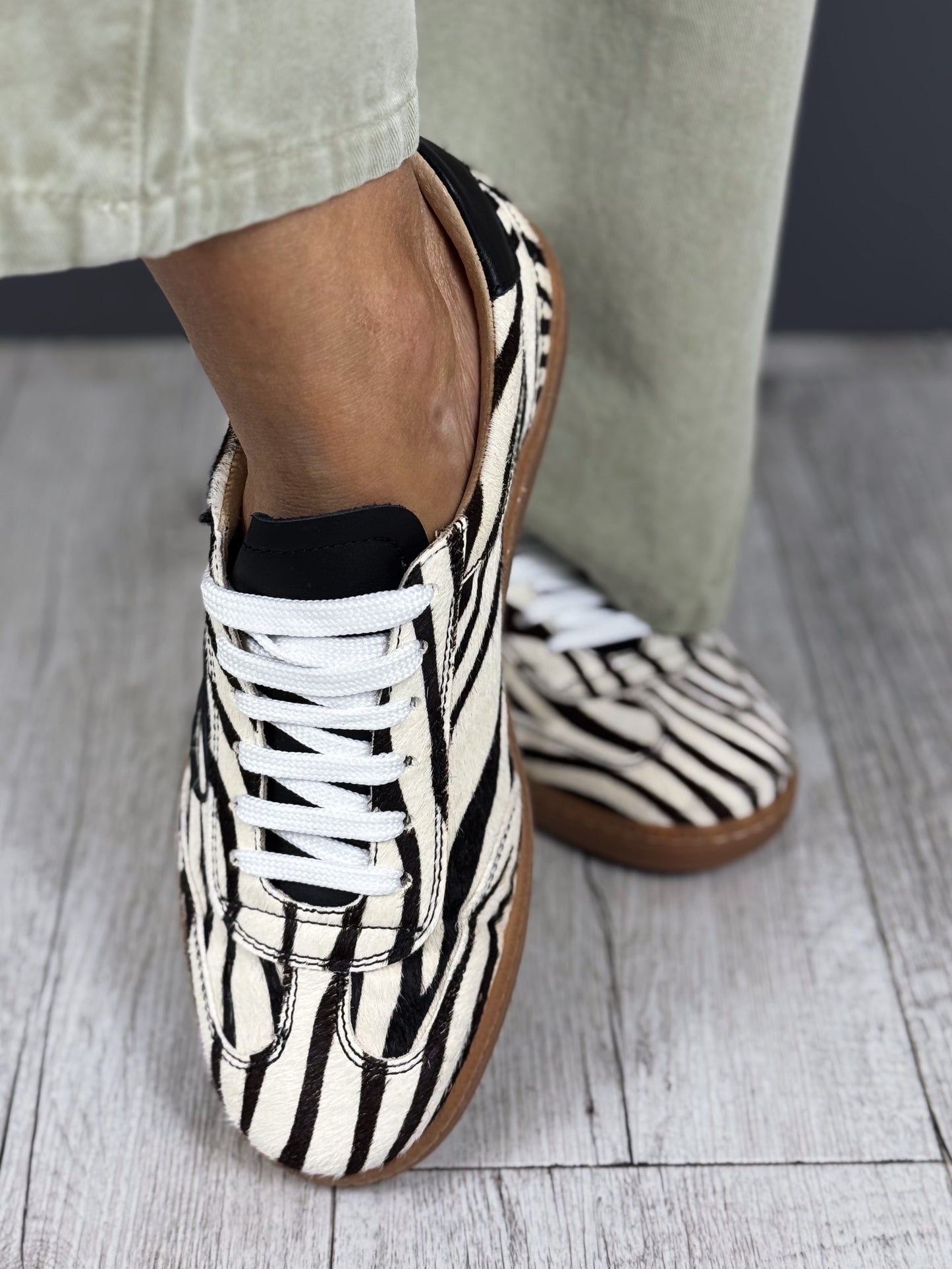 “SNEAKERS ZEBRATE” Ovyé