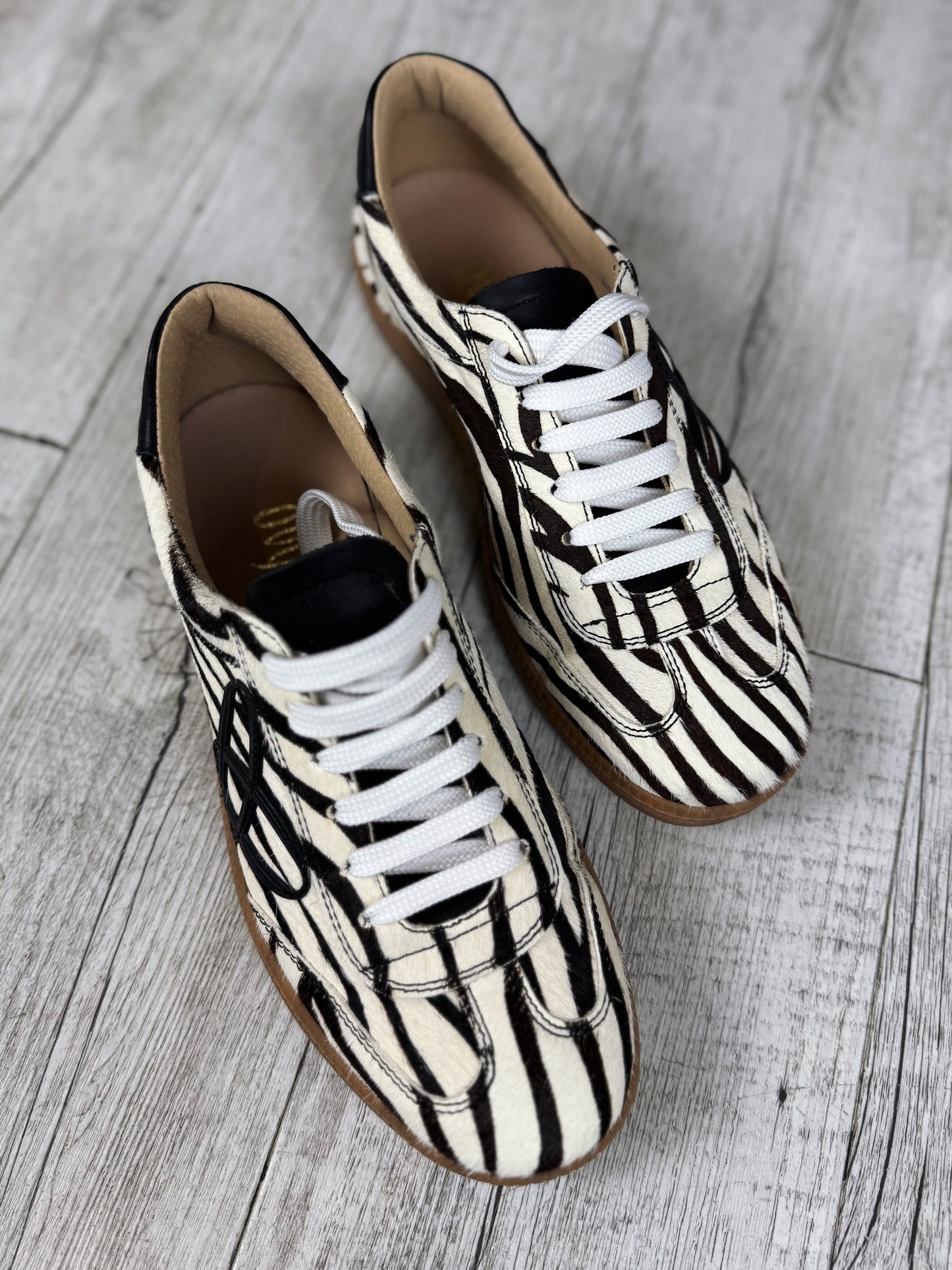 “SNEAKERS ZEBRATE” Ovyé