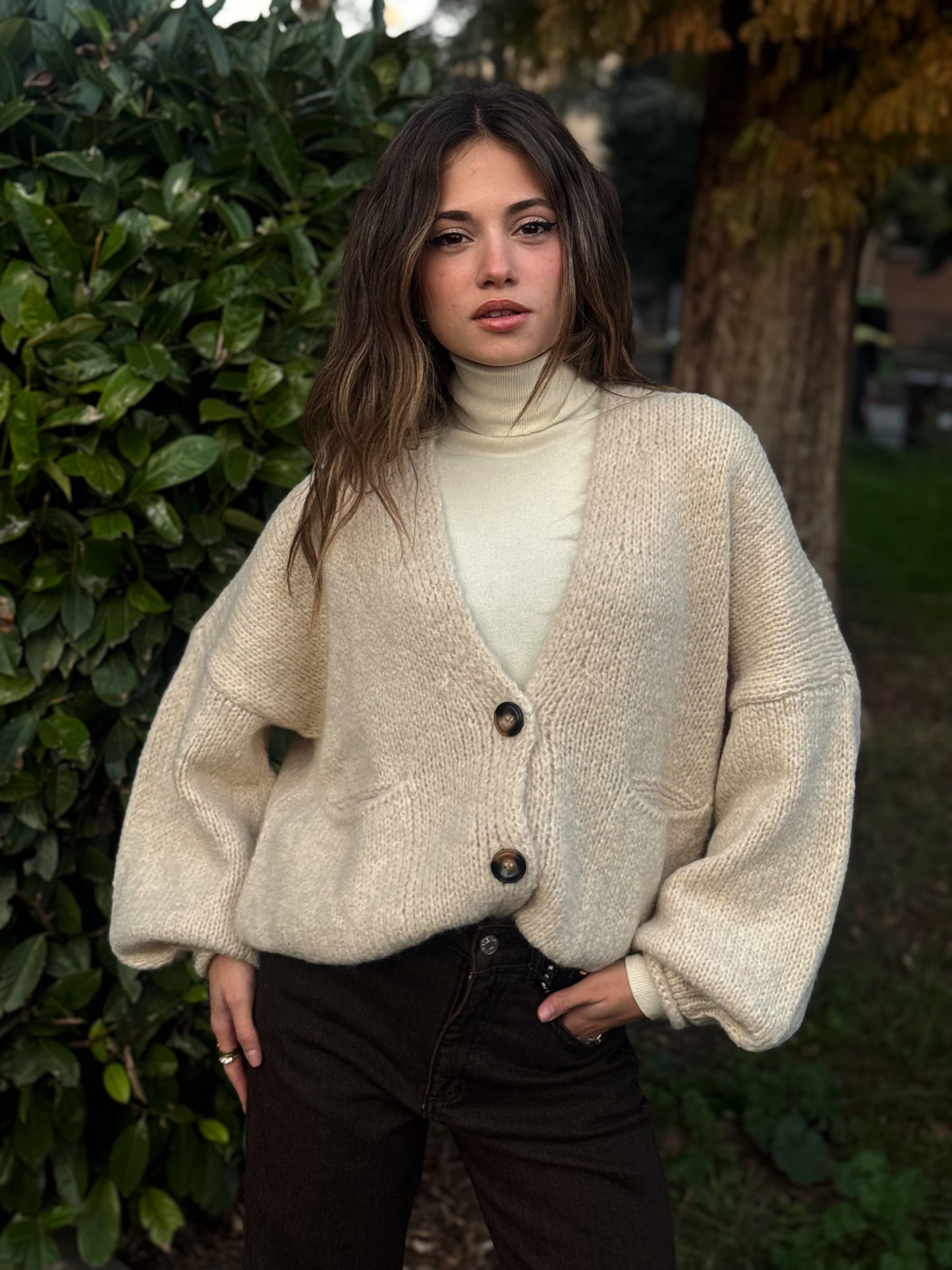 “CARDIGAN CON BOTTONI” Have one