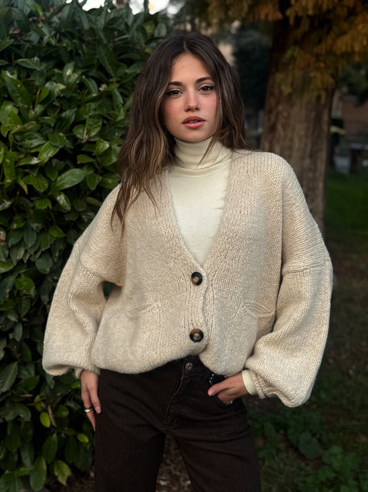 “CARDIGAN CON BOTTONI” Have one