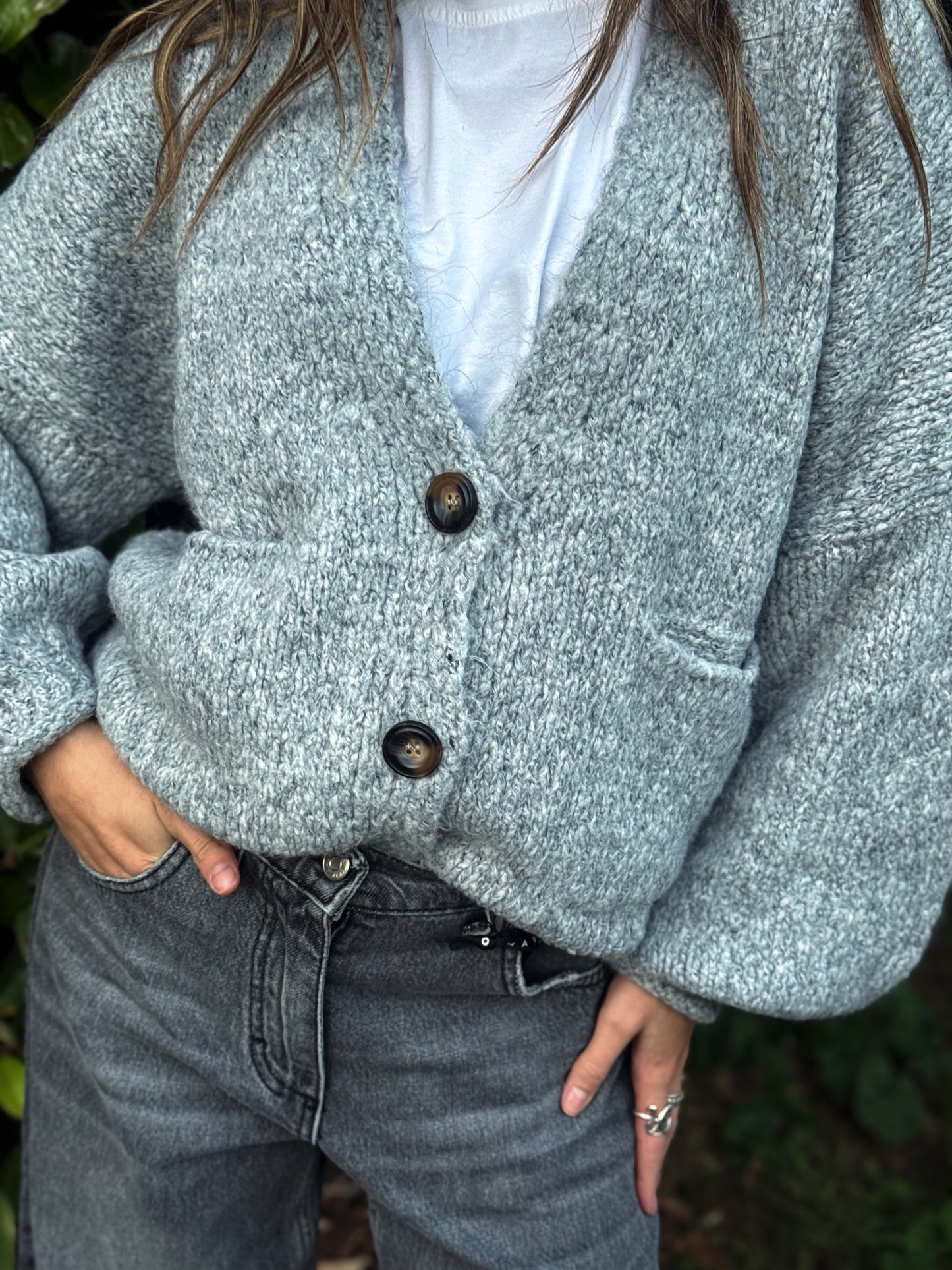 “CARDIGAN CON BOTTONI” Have one