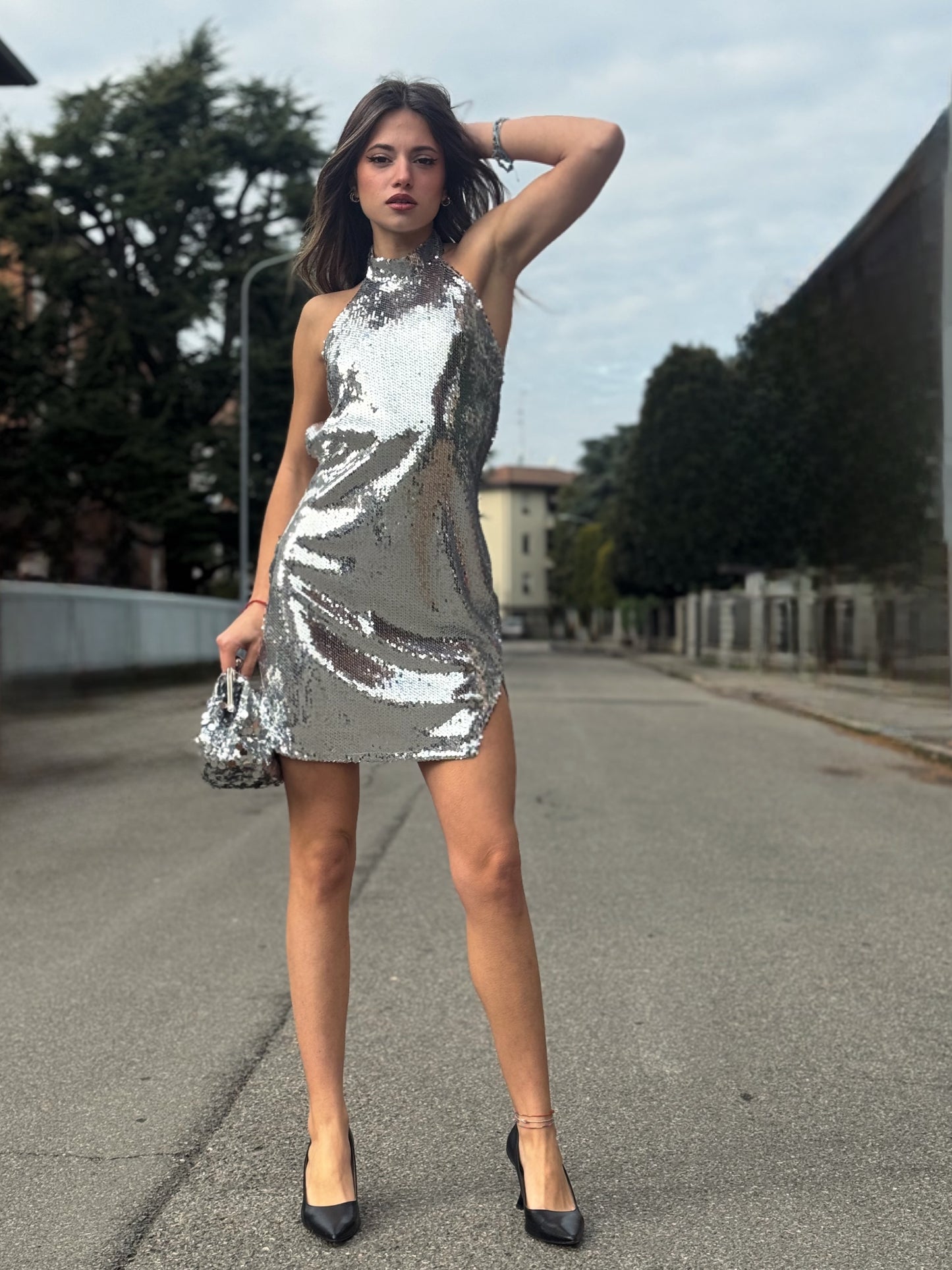 “ABITO PAILLETTES” have one