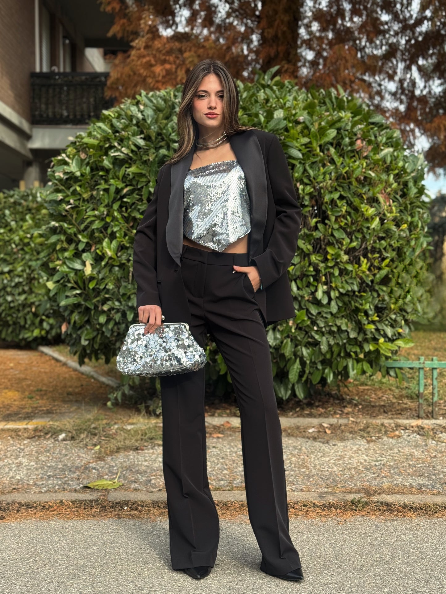 “PANTALONE FLARE” Kontatto