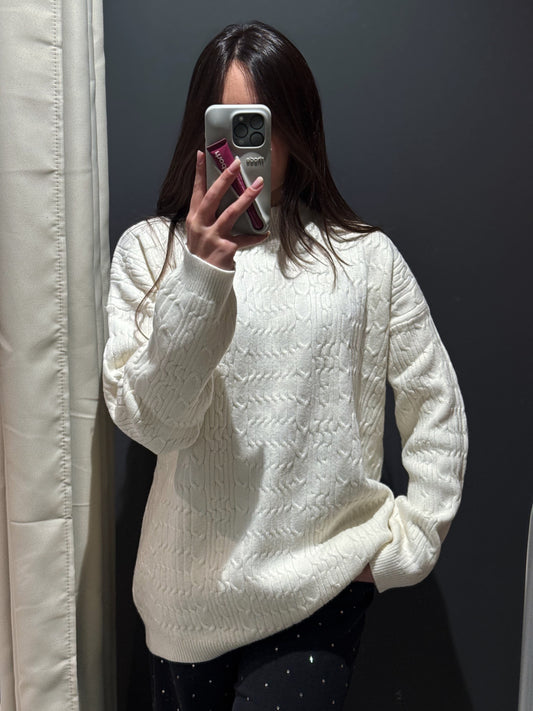 “MAXI MAGLIA TRECCE” have one