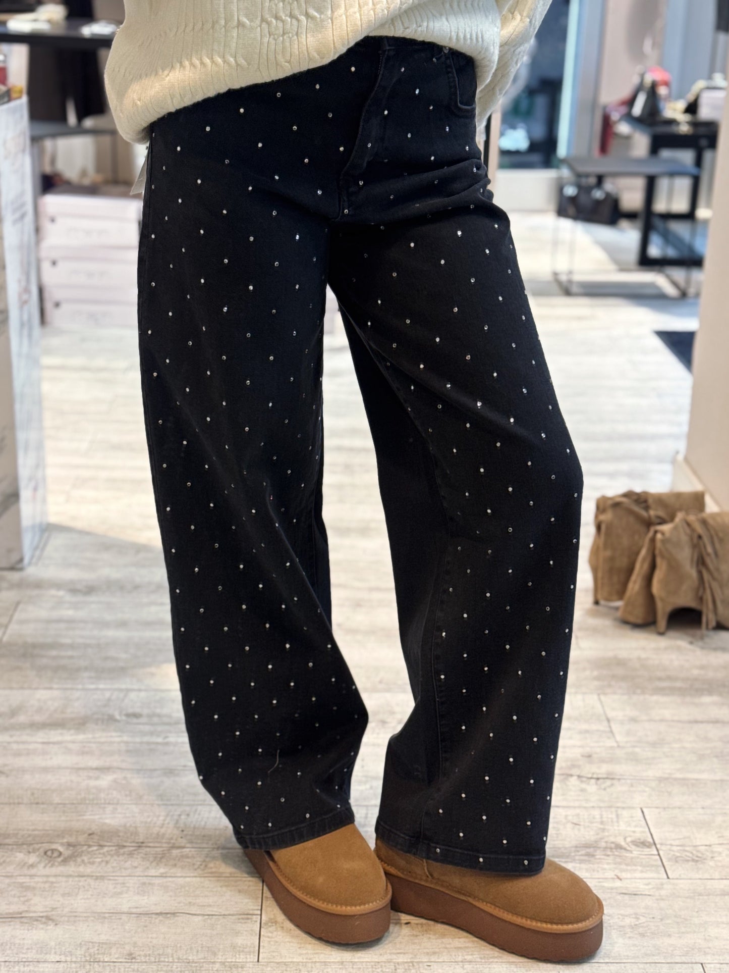 “JEANS BELLA APPLICAZIONI” Have one