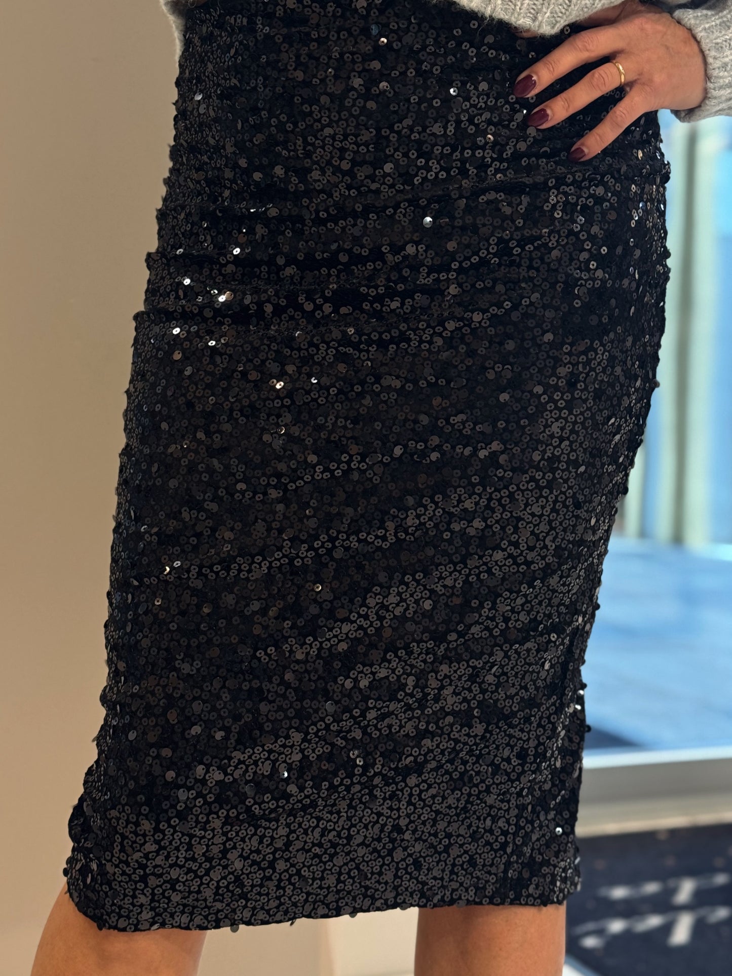 “LONGUETTE IN PAILLETTES” kontatto