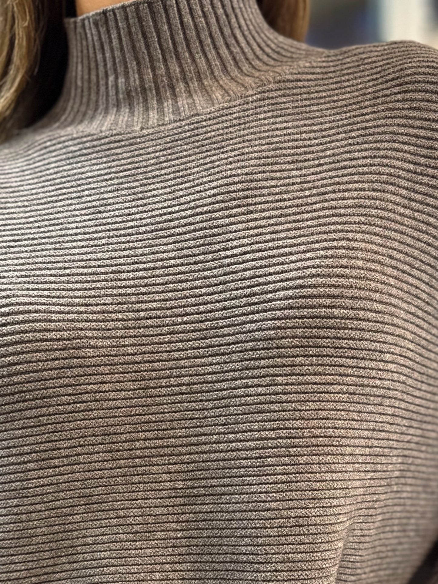 “MAGLIA COSTE ORIZZONTALI” Kontatto